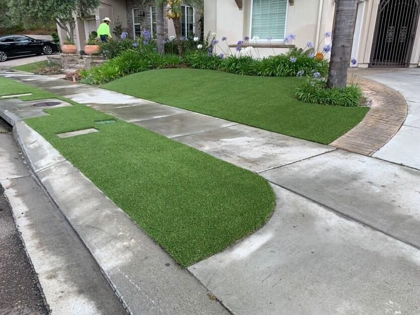 Artificial grass residential front yard in San Diego, CA by TurboSurfacing