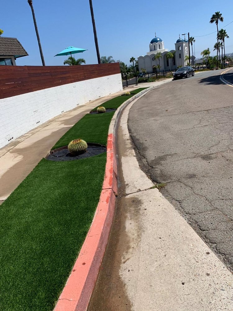 Artificial grass residential lawn in San Diego, CA by TurboSurfacing